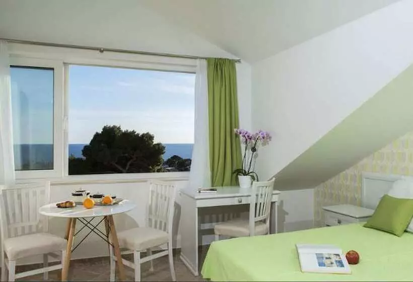 استودیوی استاندارد با چشم‌انداز دریا, Apartments Milka & Miho