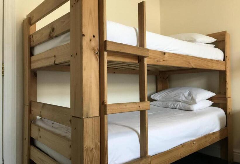 ファミリールーム, Altona Lodge