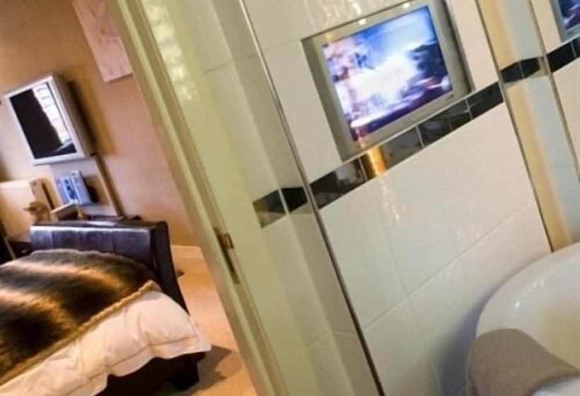 デラックスルーム, Number One St Luke S