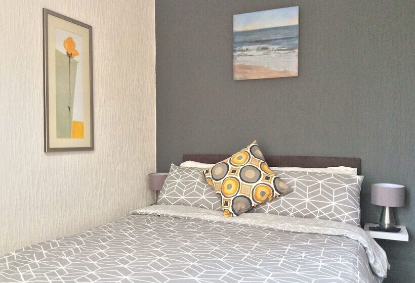 חדר בסיסי, Brene