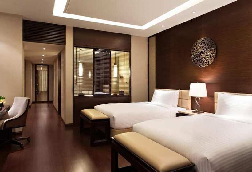 Номер Deluxe, Fairmont Jakarta