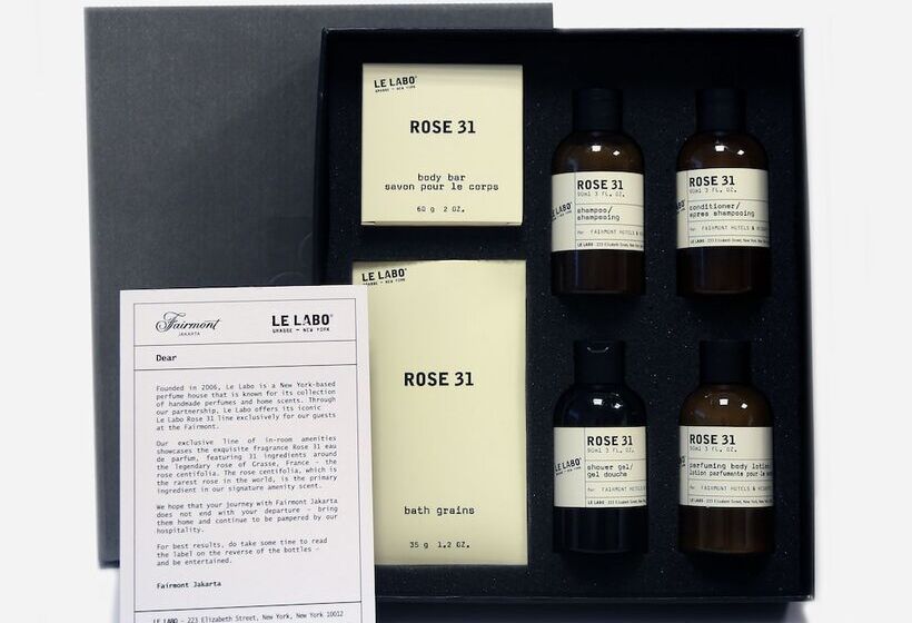 Номер Deluxe, Fairmont Jakarta