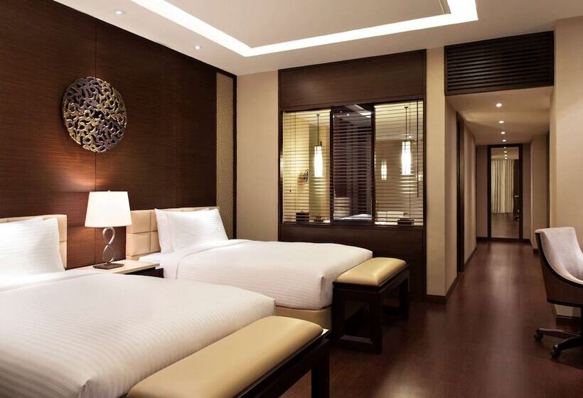 Номер Deluxe, Fairmont Jakarta