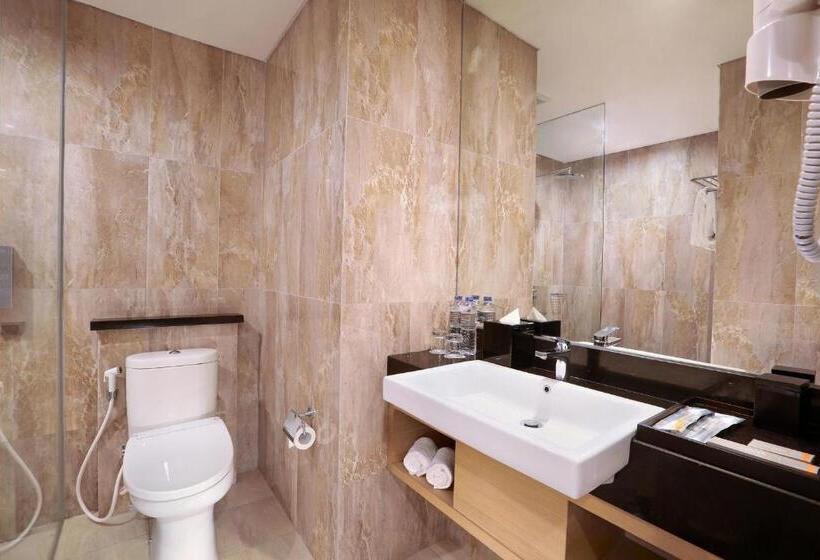 Номер Deluxe, Harper Malioboro Yogyakarta By Aston