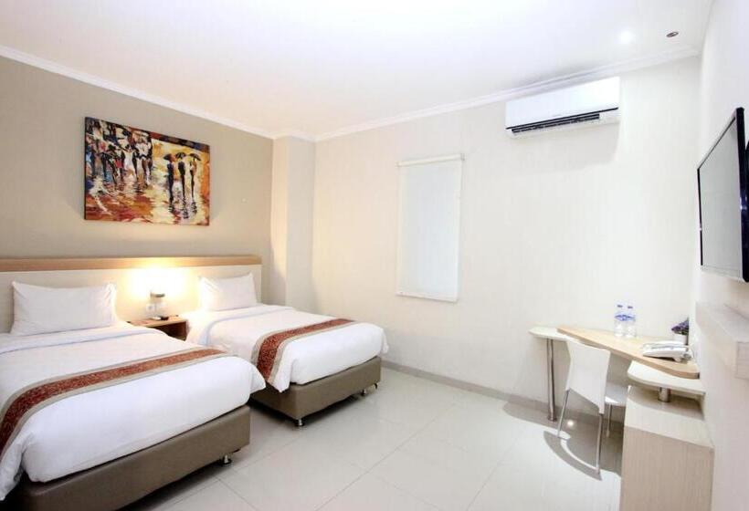 غرفة سوبيريور, Laxston