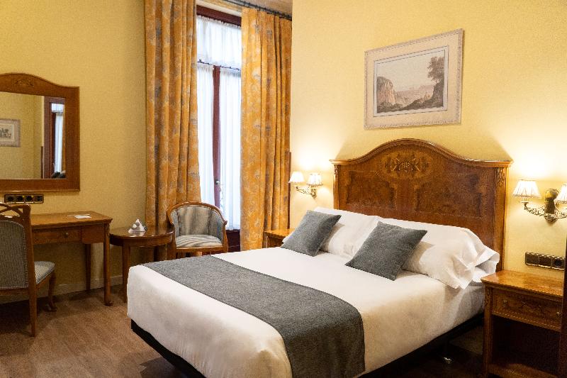 غرفة سوبيريور, Laxston