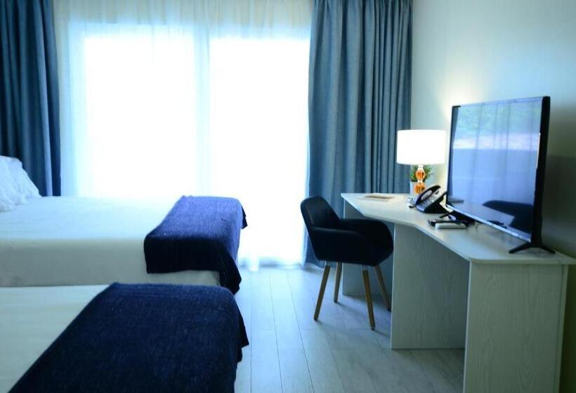 اتاق استاندارد با بالکن, Quints Travelers Inn