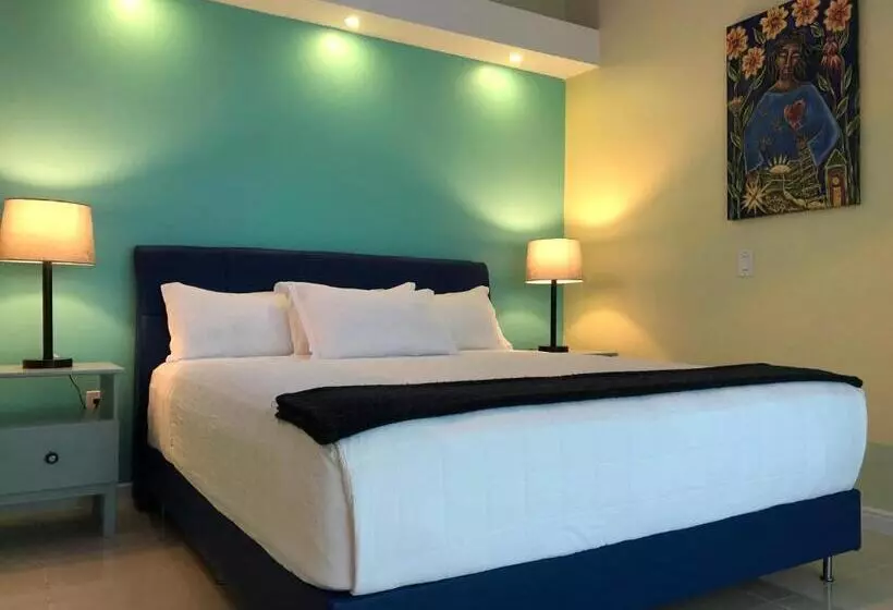 استودیو استاندارد با تخت کینگ, Quints Travelers Inn