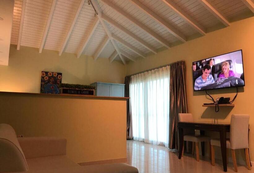 استودیو استاندارد با تخت کینگ, Quints Travelers Inn