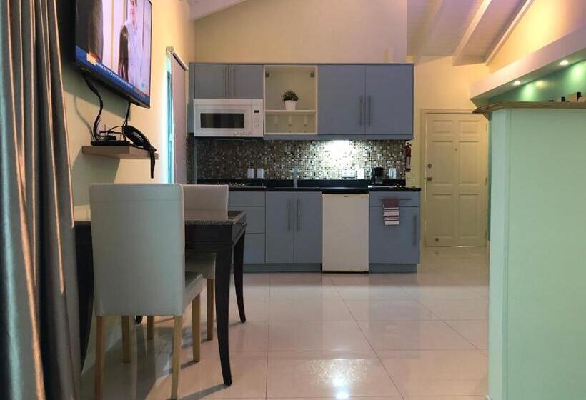 استودیو استاندارد با تخت کینگ, Quints Travelers Inn