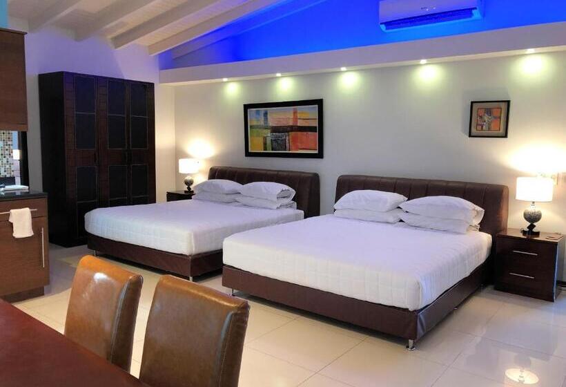 استودیوی لوکس, Quints Travelers Inn