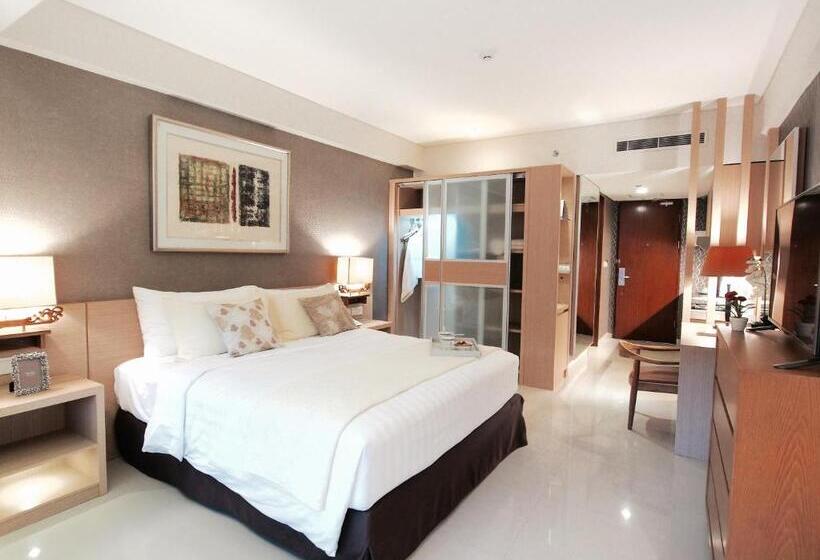 Pokój Deluxe Widok Basen, Ramada Encore By Wyndham Bali Seminyak