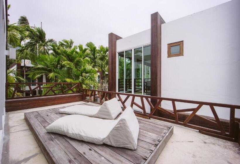 스탠다드 룸 가든 전망, Sairee Hut Resort Koh Tao