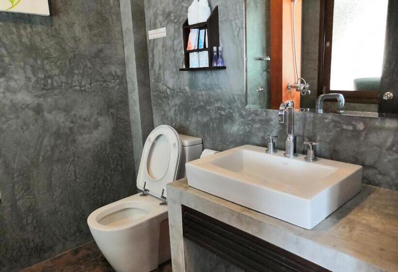 Medencére Néző Deluxe Szoba, Sairee Hut Resort Koh Tao