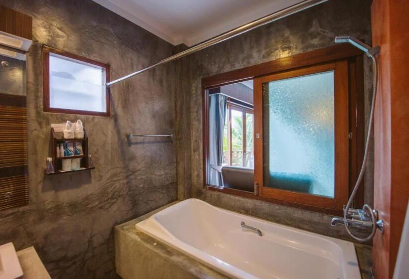 풀장 전망 디럭스 룸, Sairee Hut Resort Koh Tao