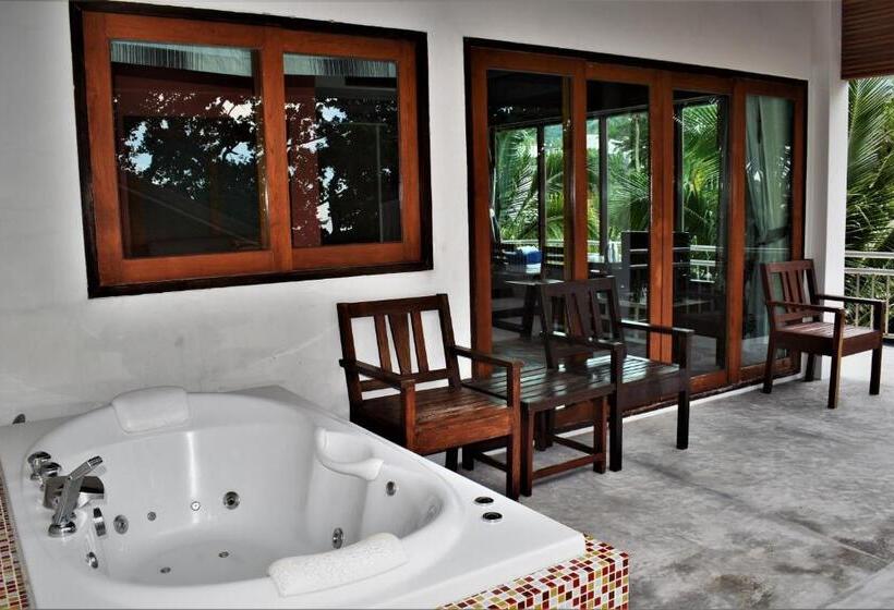 Medencére Néző Deluxe Szoba, Sairee Hut Resort Koh Tao