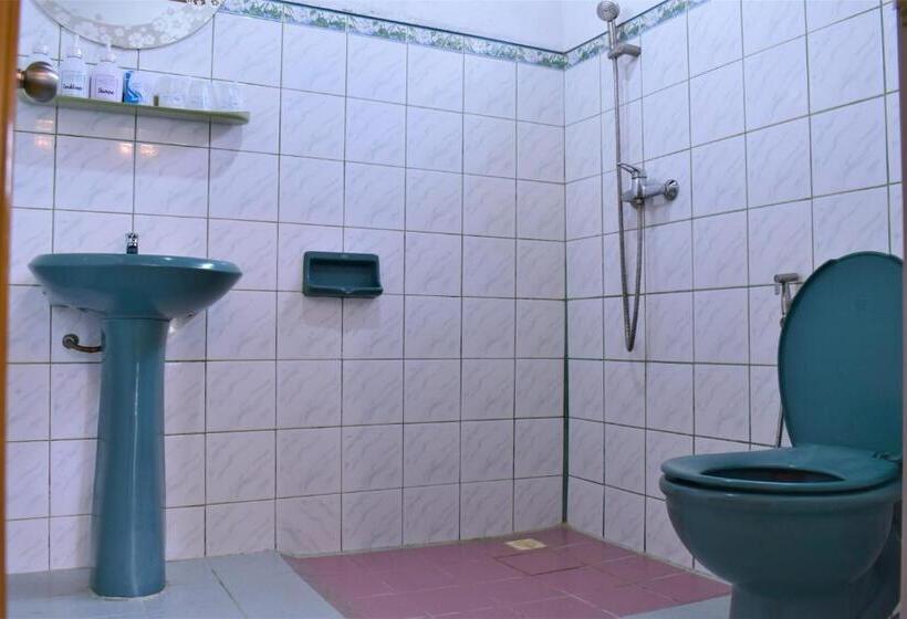 Standard Bungalow, Sairee Hut Resort Koh Tao