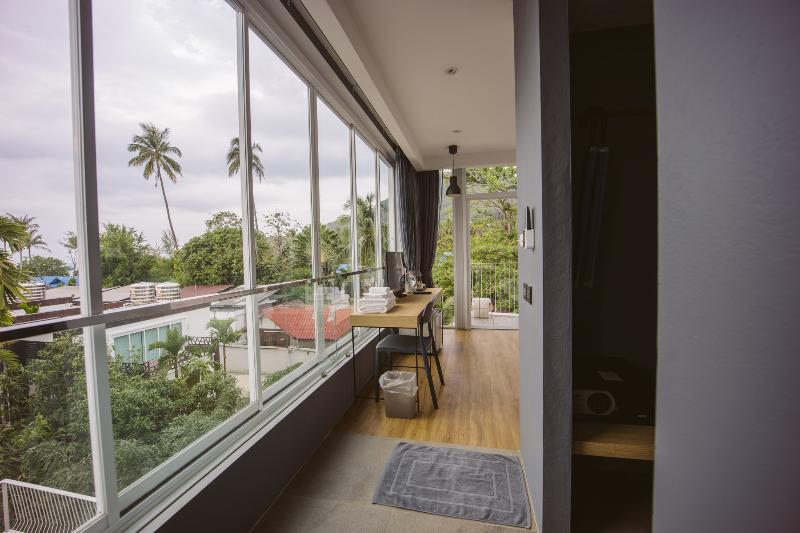 Tengerre Néző Deluxe Szoba, Sairee Hut Resort Koh Tao