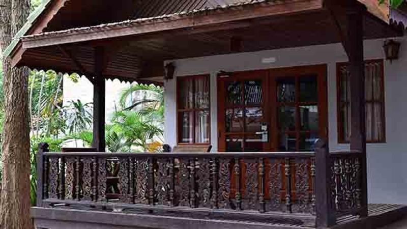 Standard Bungalow, Sairee Hut Resort Koh Tao