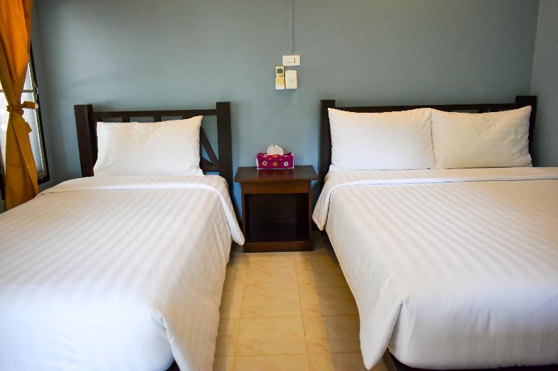 Háromágyas Standard Szoba, Sairee Hut Resort Koh Tao