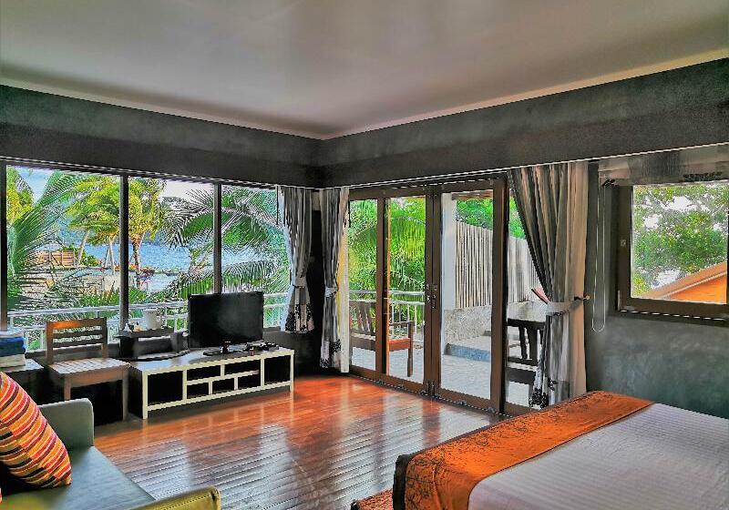 Medencére Néző Deluxe Szoba, Sairee Hut Resort Koh Tao