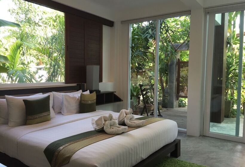 스탠다드 룸 가든 전망, Sairee Hut Resort Koh Tao