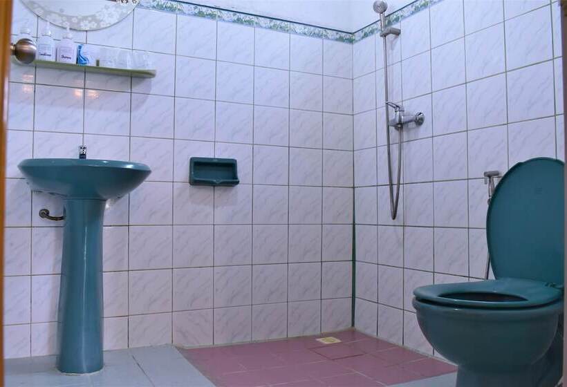 Standard Bungalow, Sairee Hut Resort Koh Tao