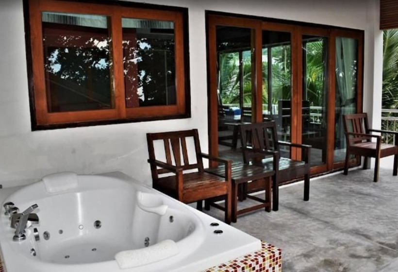 Medencére Néző Deluxe Szoba, Sairee Hut Resort Koh Tao