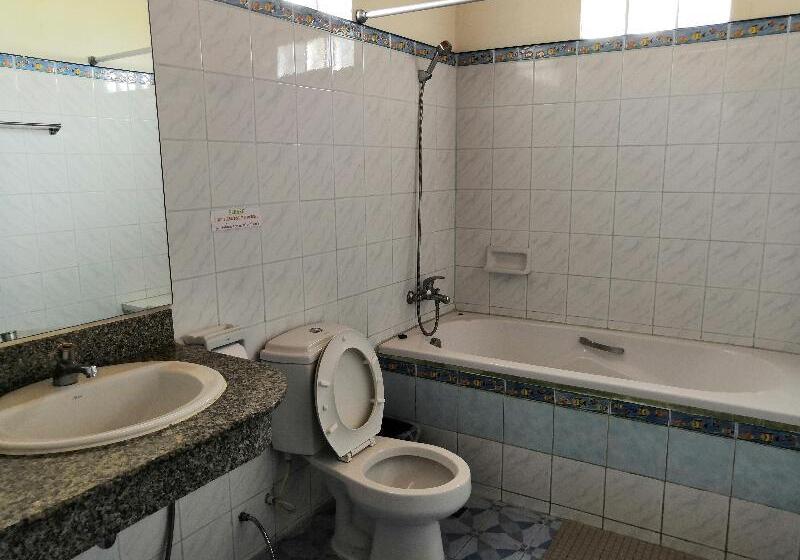 Háromágyas Superior Szoba, Sairee Hut Resort Koh Tao