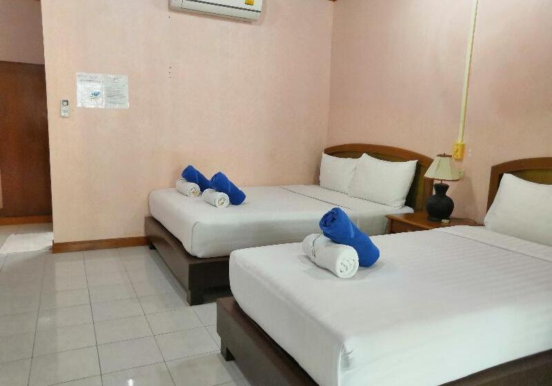 Háromágyas Superior Szoba, Sairee Hut Resort Koh Tao