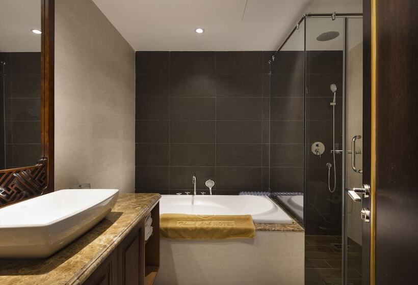 سوییت, Thanh Lich Royal Boutique