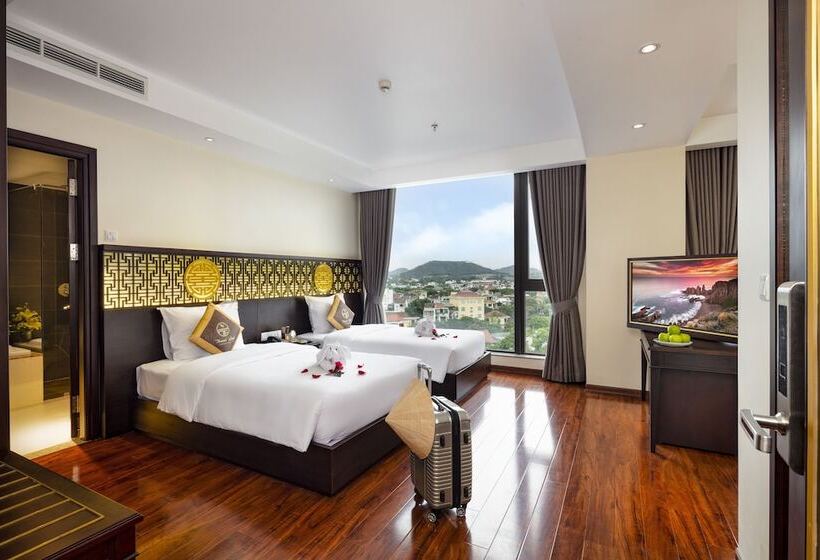 استودیوی پریمیوم, Thanh Lich Royal Boutique