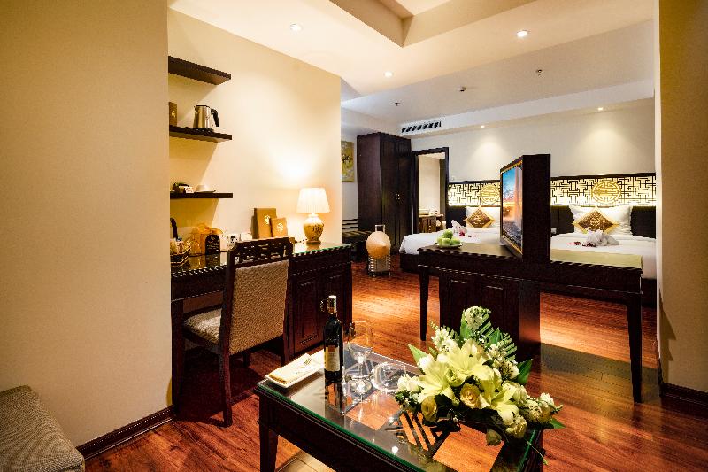 استودیوی پریمیوم, Thanh Lich Royal Boutique