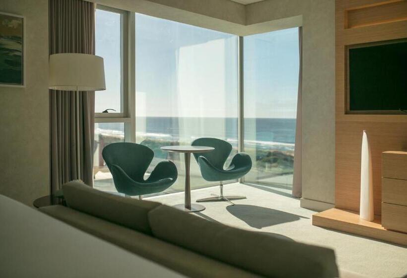 غرفة قياسية إطلالة جانبية علي البحر, The Grand