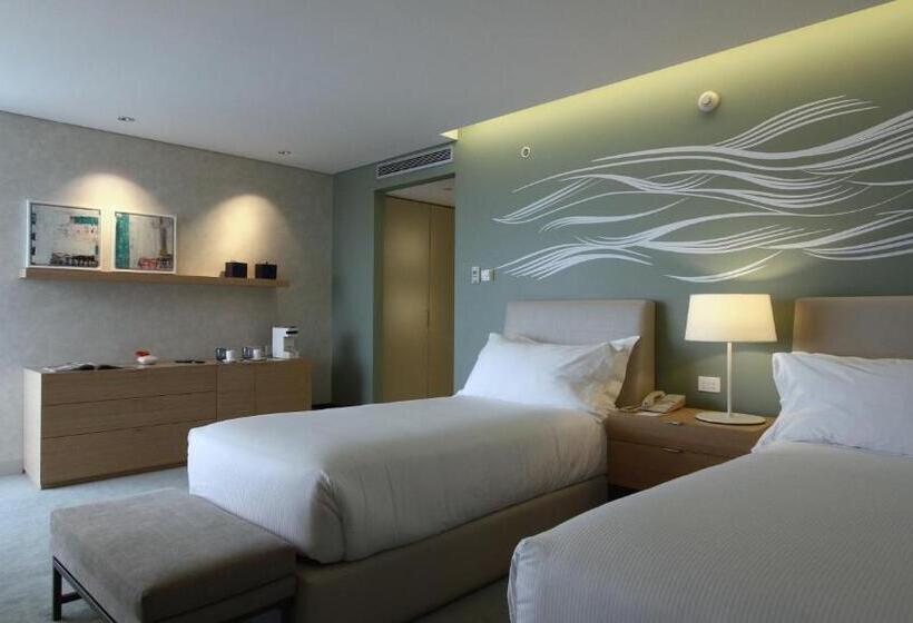 غرفة قياسية إطلالة جانبية علي البحر, The Grand