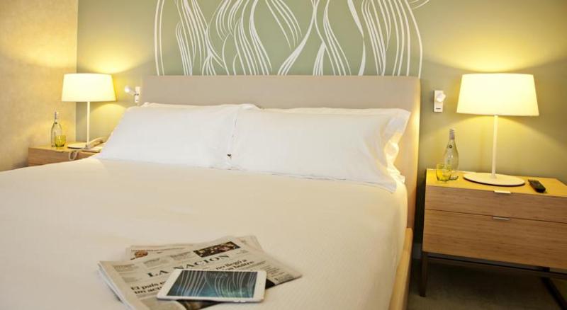 غرفة قياسية مطلّة علي الحديقة, The Grand