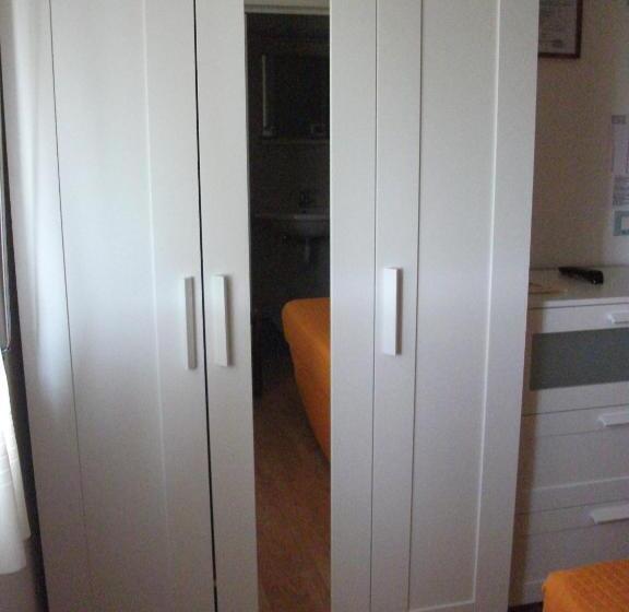 标准单人间, Tirrenia