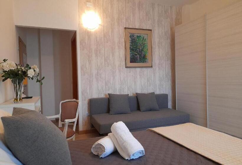 四人标准间, Tirrenia