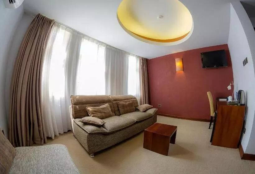 سوییت, Imperial Heights Hotel, Entebbe