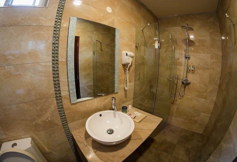 اتاق اجرایی, Imperial Heights Hotel, Entebbe