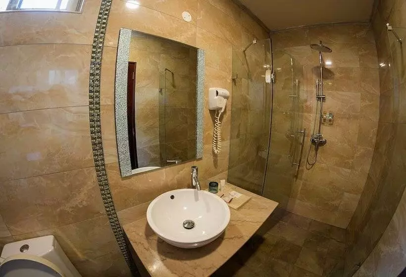 اتاق اجرایی, Imperial Heights Hotel, Entebbe