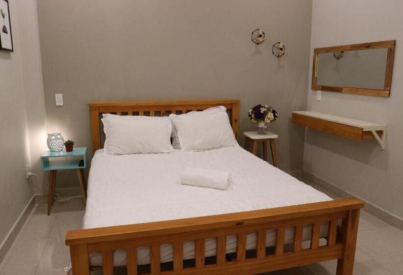 اتاق استاندارد, Long Hostel