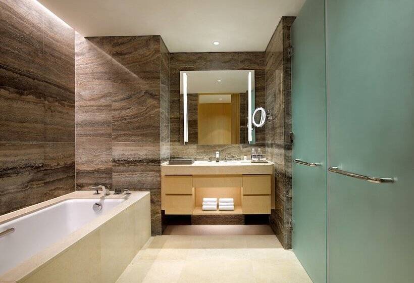 اتاق کلاب, Lotte Hotel Hanoi