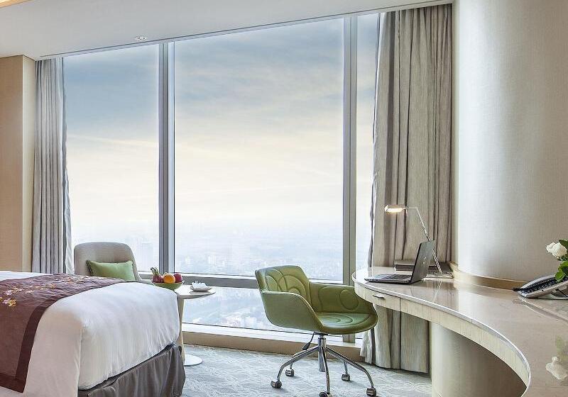 سوییت جونیور کلاب, Lotte Hotel Hanoi