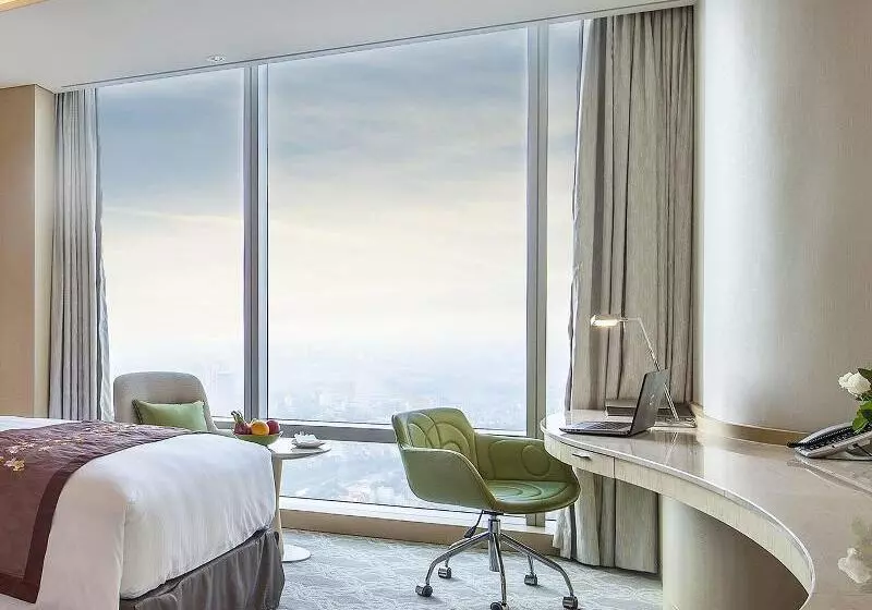 سوییت جونیور کلاب, Lotte Hotel Hanoi