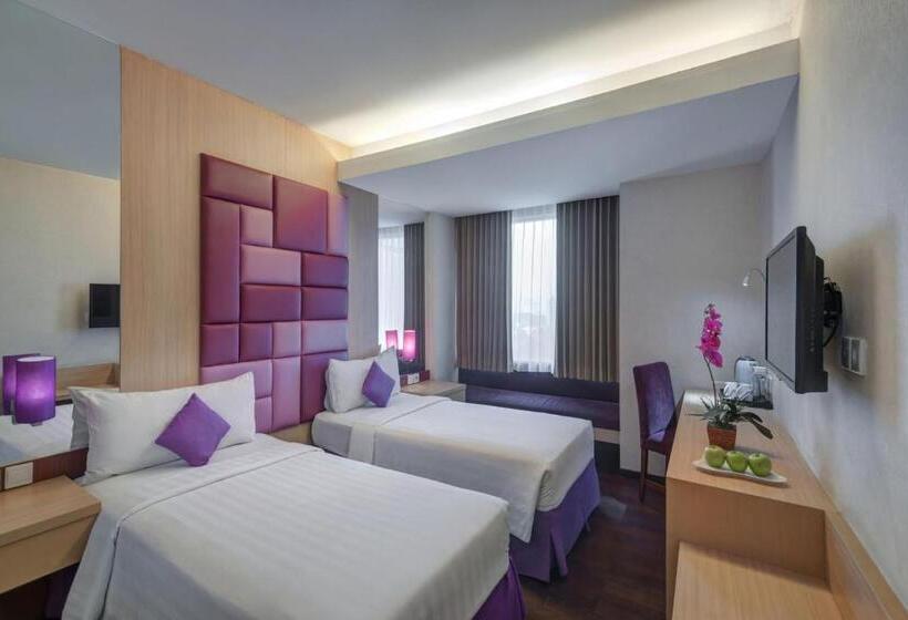 اتاق لوکس, Quest Hotel Darmo   Surabaya By Aston