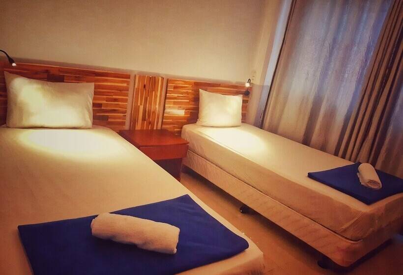اتاق استاندارد, Saigon Backpackers Hostel   Bui Vien
