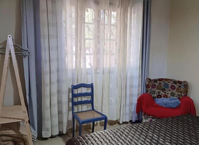 اتاق لوکس, Casa Familiar Estaleiro