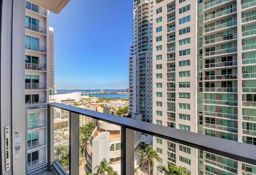 إستوديو قياسى, High End Studio Yotel Downtown L40