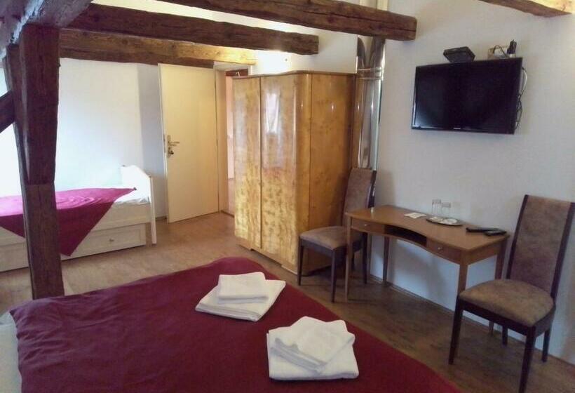 家庭套房, Antonio Residence